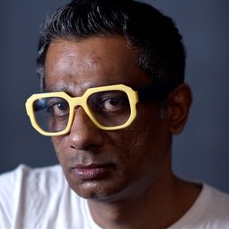 Qaushiq Mukherjee 飾演 Director