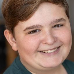 Joey Bélanger 飾演 Rafael enfant (voice)