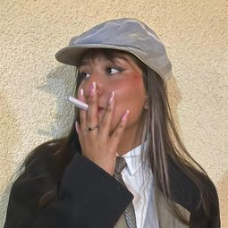 Luci Bravo 飾演 Mufasa (voice)