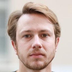 Bastien Bouillon - 謎夜拼圖演員 飾演Gendarme Cédric Vigier