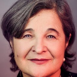 瑪莉亞·霍夫斯塔特 飾演 Gynaecologist