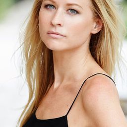 Morgan Di Taranto 飾演 Elsa