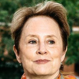 Alice Waters 飾演 Self