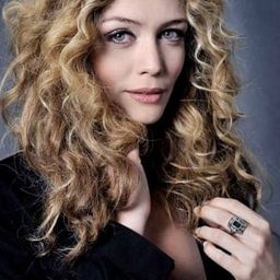 弗朗西斯卡·卡瓦蘭 飾演 Francesca