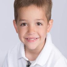 Thomas Bair 飾演 Christopher