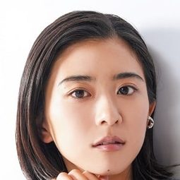 黒島結菜 飾演 奈緒子の妹