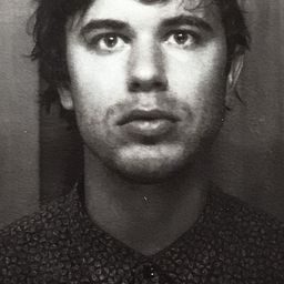 沙恩·科菲 飾演 Liam West