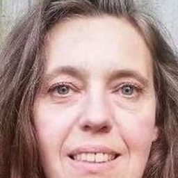 Michèle Clément 飾演 Peasant Woman (uncredited)