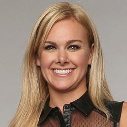 蘿拉·貝爾·邦迪 - 水色明信片演員 飾演Sunny