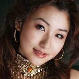 黃金咲ちひろ 飾演 Hoemi Masumoto