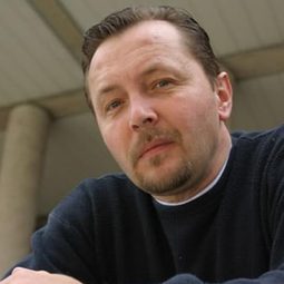 Vladan Dujović - 星際黑網演員 飾演Rodochenko