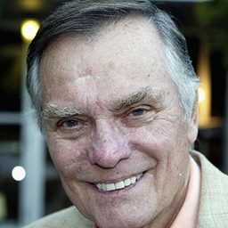 Peter Marshall 飾演 Self