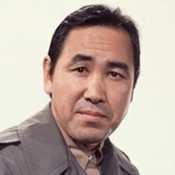 室田日出男  - ピラニア軍団　ダボシャツの天演員 飾演