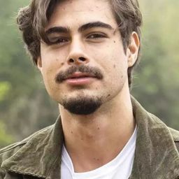 拉婓爾維蒂 飾演 Pedro