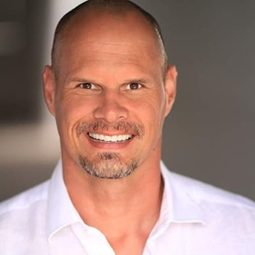 格雷格·斯普羅爾斯 - 冤情必報演員 飾演Gunman 2