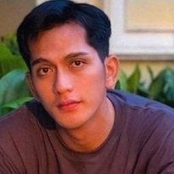 Ilyas Bach - 鬼咧號演員 飾演Kris