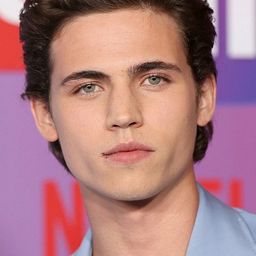 坦納·布坎南 飾演 Apollo