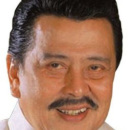 Joseph Estrada 飾演 