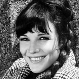 Janice Rule 飾演 Willie Hart