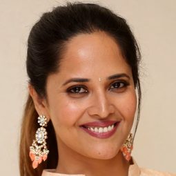 Anasuya Bharadwaj 飾演 Shwetha