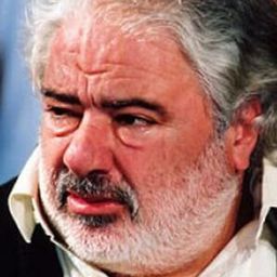 Cândido Ferreira 飾演 Gustavo