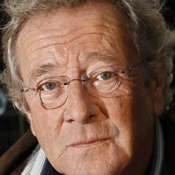 Richard Darbois 飾演 Self - Narrator (voice)