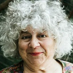 米莉安·馬格里斯 飾演 Dorcas