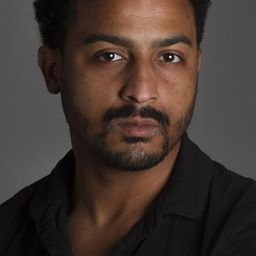 Mauro Hermínio 飾演 