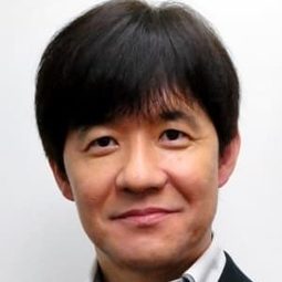 內村光良 - 金牌男子演員 飾演Senichi Akita