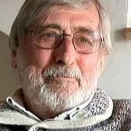 Mario Caiano 飾演 Self