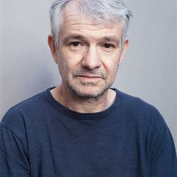 Frédéric Bonpart 飾演 La Mouche