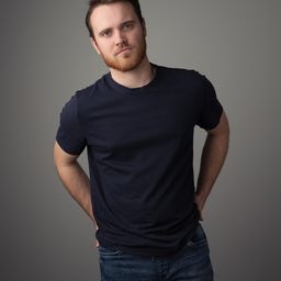 Joe Drinkwalter - 同是家人曾相識演員 飾演Waiter