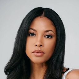 蕾克絲·史考特·戴維斯 飾演 Nya Charms