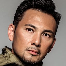 林文龍 飾演 Alan Au