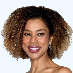 蘇菲．奧康娜度 - 困膚演員 飾演Sandra Laing