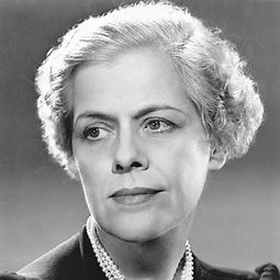 Janet Beecher 飾演 Kate Brewster