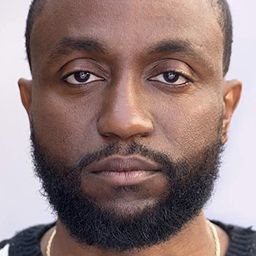 貝倫·包威斯 飾演 