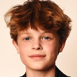 Grant Feely 飾演 Luke