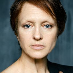 Elena Morozova 飾演 