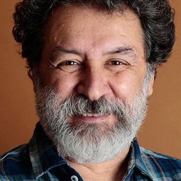 Kubilay Karslıoğlu 飾演 Sami