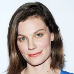 琳賽·柏奇 飾演 Annabelle