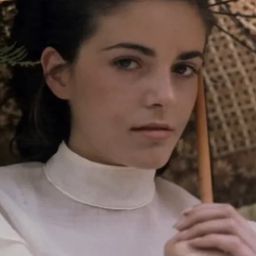 Karen Robson - 懸岩上的野餐演員 飾演Irma Leopold