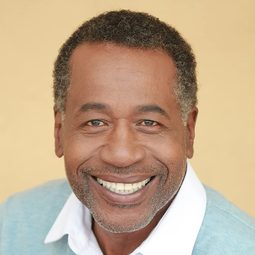 Robert Yatta 飾演 Deacon Alastor Culpepper