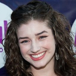Morgan Taylor Campbell 飾演 Christie (voice)