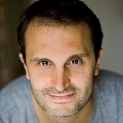 Jeremy Prevost - 熱血搜救隊：翻轉世界演員 飾演Coco - Le Kiwi - Molosse (voice)