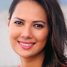 Rochelle Rao 飾演 