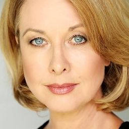 Theresa Healey 飾演 Jenny Webb