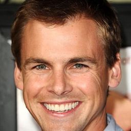 湯米·杜威 飾演 Michael O'Donoghue