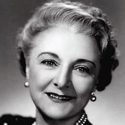 Nella Walker - In Name Only演員 飾演Mrs. Walker