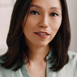 Isabel Sandoval 飾演 Olivia